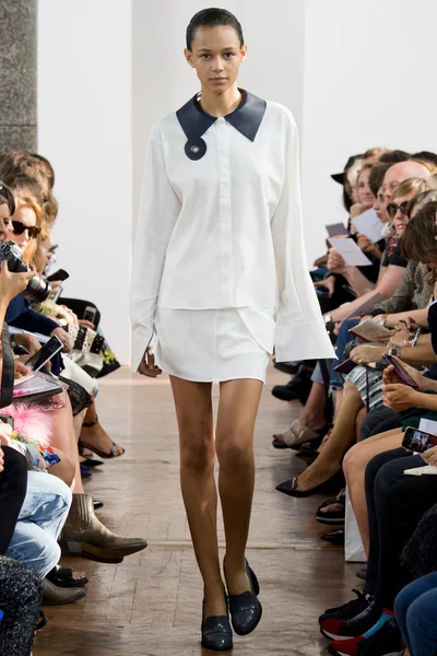 Look 29